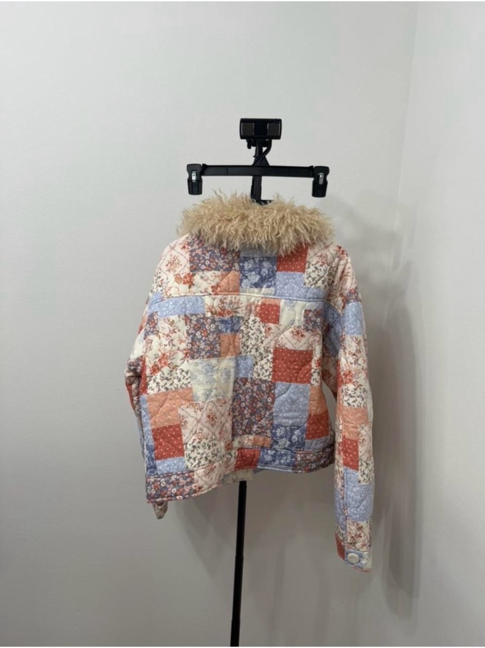 Floral Patchwork Quilted Jacket with Faux-Shearling Collar - Cream & Coral - Picture 6 of 6